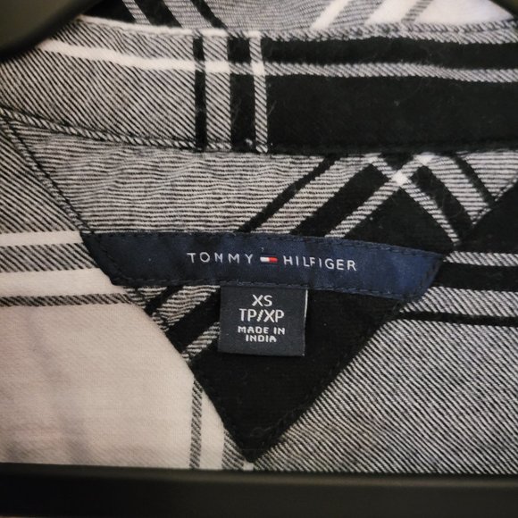 Black and White Plaid Flannel Tommy Hilfiger XS with Tie Back - Picture 2 of 4